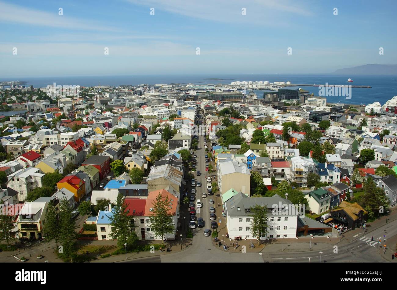 Blick auf das Zentrum von Reykjavik von der Höhe des Glockenturms Stockfoto