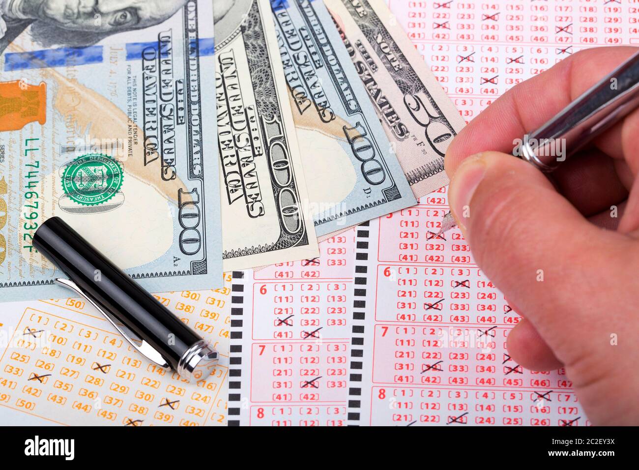 Lottoscheine mit American Dollars Stockfoto