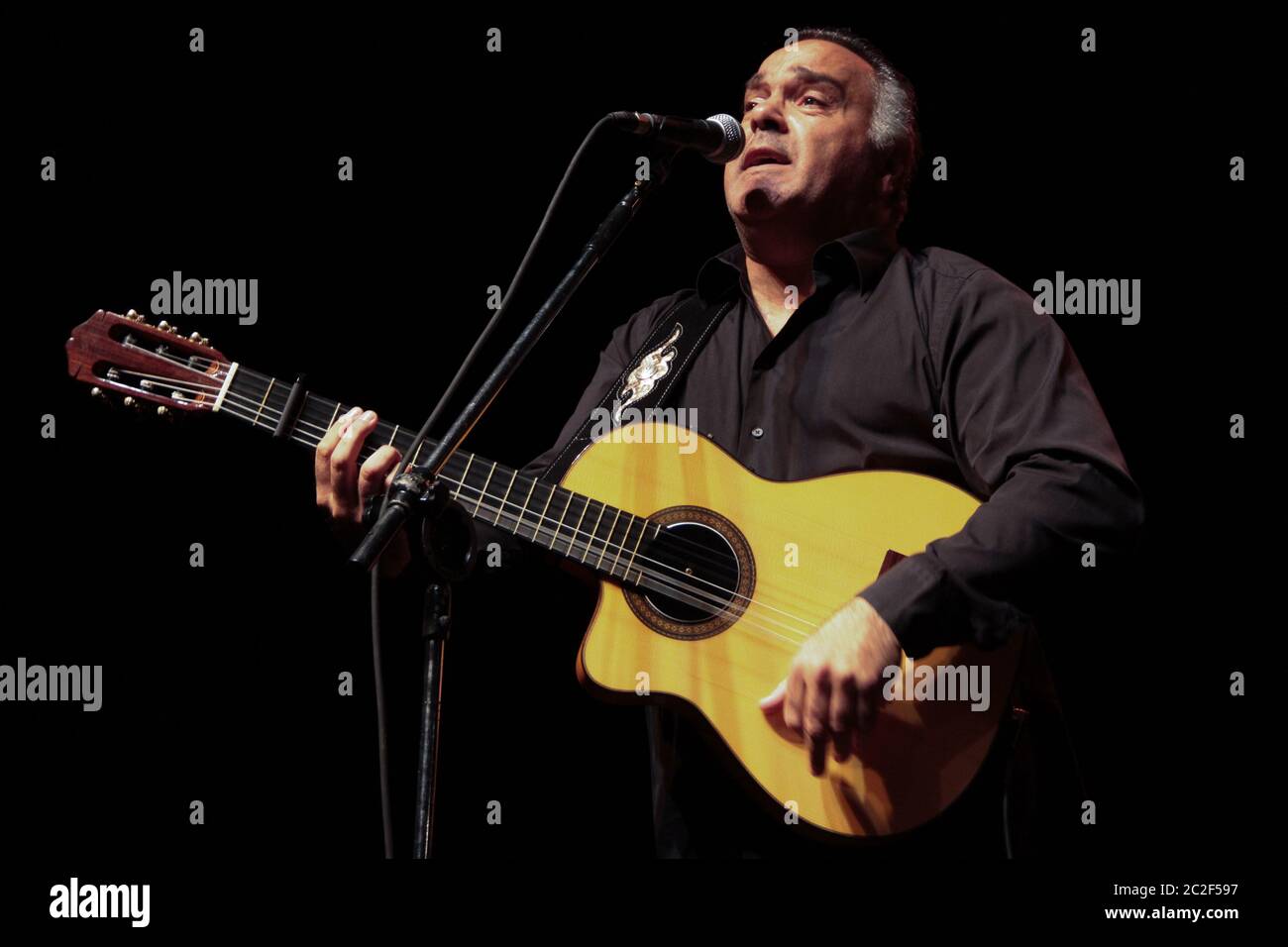 RIO DE JANEIRO, 27.03.2012: Gipsy Kings tritt in der Citibank Hall in Rio de Janeiro auf (Néstor J. Beremblum / Alamy News) Stockfoto