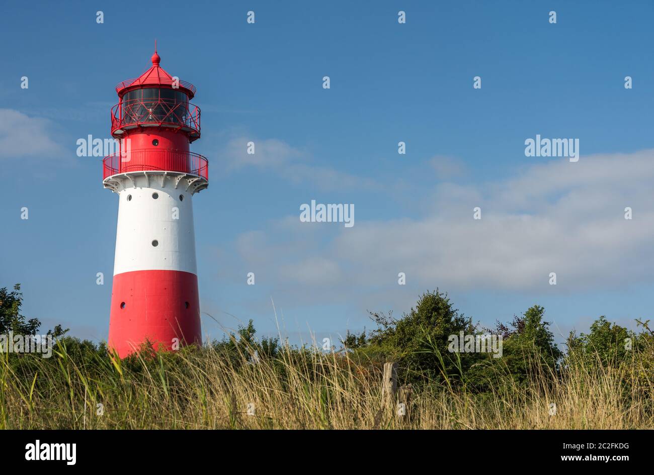 Blauen Himmel bei Falshoeft Leuchtturm, Ostsee, Schleswig-Holstein, Deutschland Stockfoto