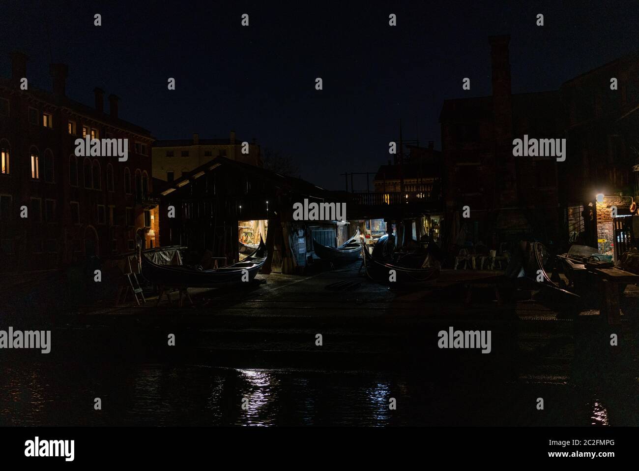 Italien, Venedig, , Dienstag, 3. dezember 2019 Venedig, im Stadtteil Dorsoduro. Herstellung der Gondel für die Nacht in Venedig. © Jean-Patrick Di Silvestro Stockfoto