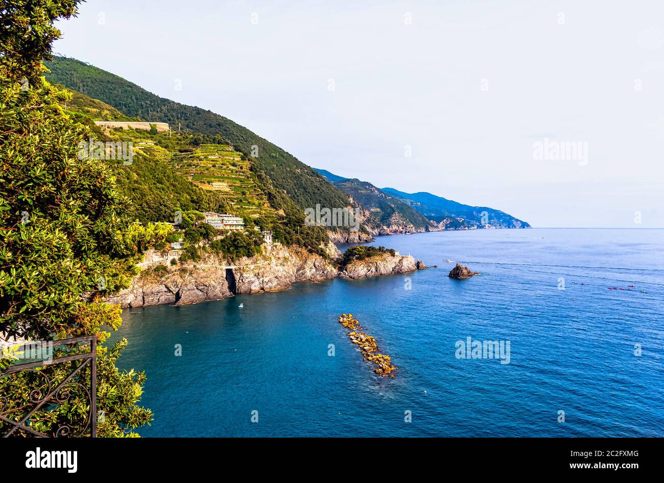 Ligurisches Meer in Monterosso al Mare, Cinque Terre, Ligurien, Italien Stockfoto