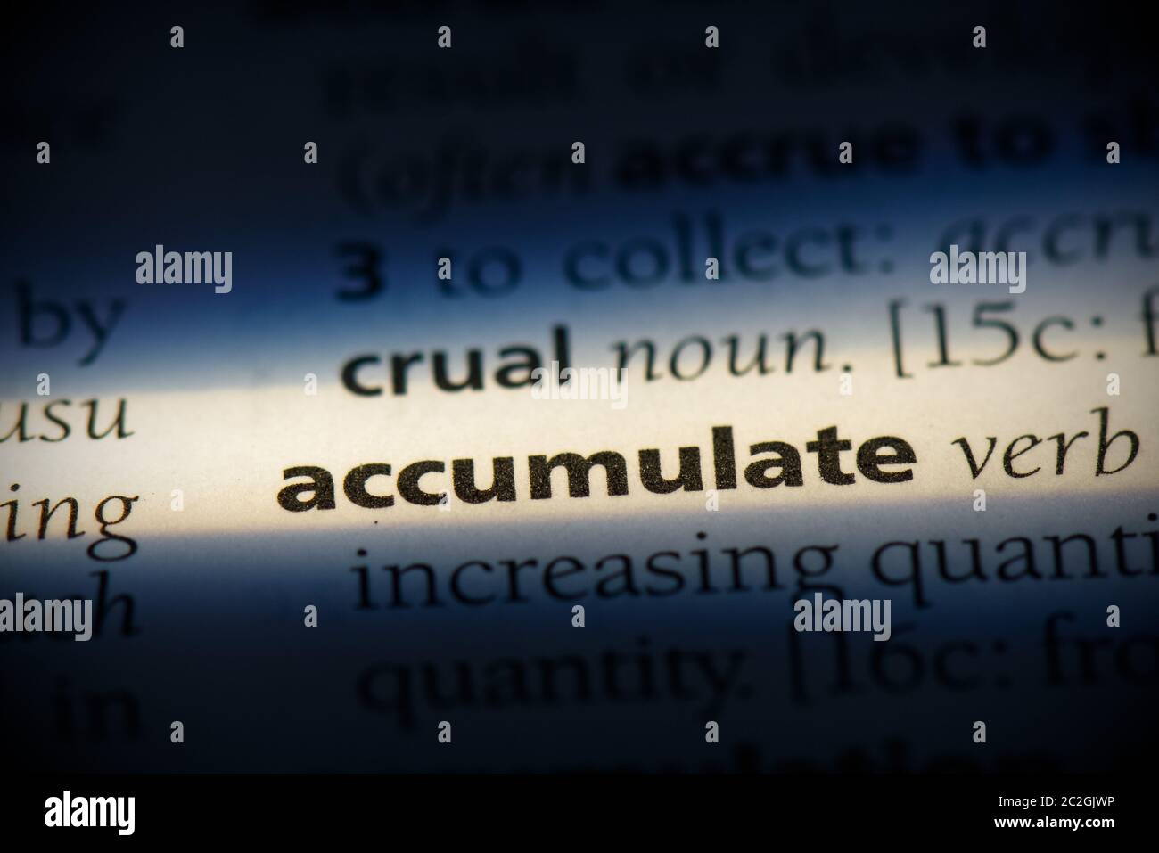 Akkumulieren Wort in einem Wörterbuch. Akkumulieren Konzept, Definition. Stockfoto