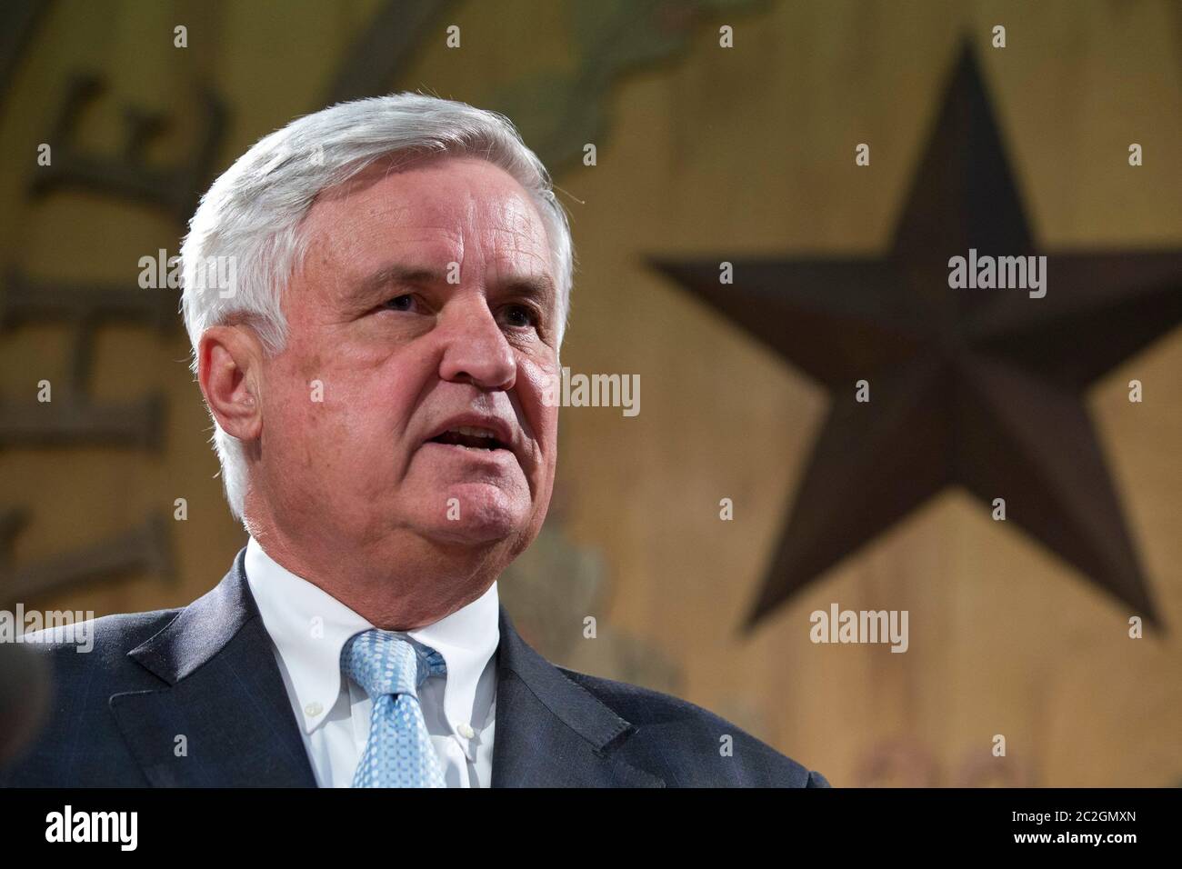 Austin Texas, USA, Juli 10 2013: Der texanische Geschäftsmann Tom Pauken kündigt seinen Eintritt in das Rennen an, um den republikanischen Gouverneur Rick Perry zu ersetzen, der gestern verkündete, dass er nicht für eine vierte Amtszeit als texanischer Gouverneur kandidieren wird. Juli 2013 ©Bob Daemmrich Stockfoto