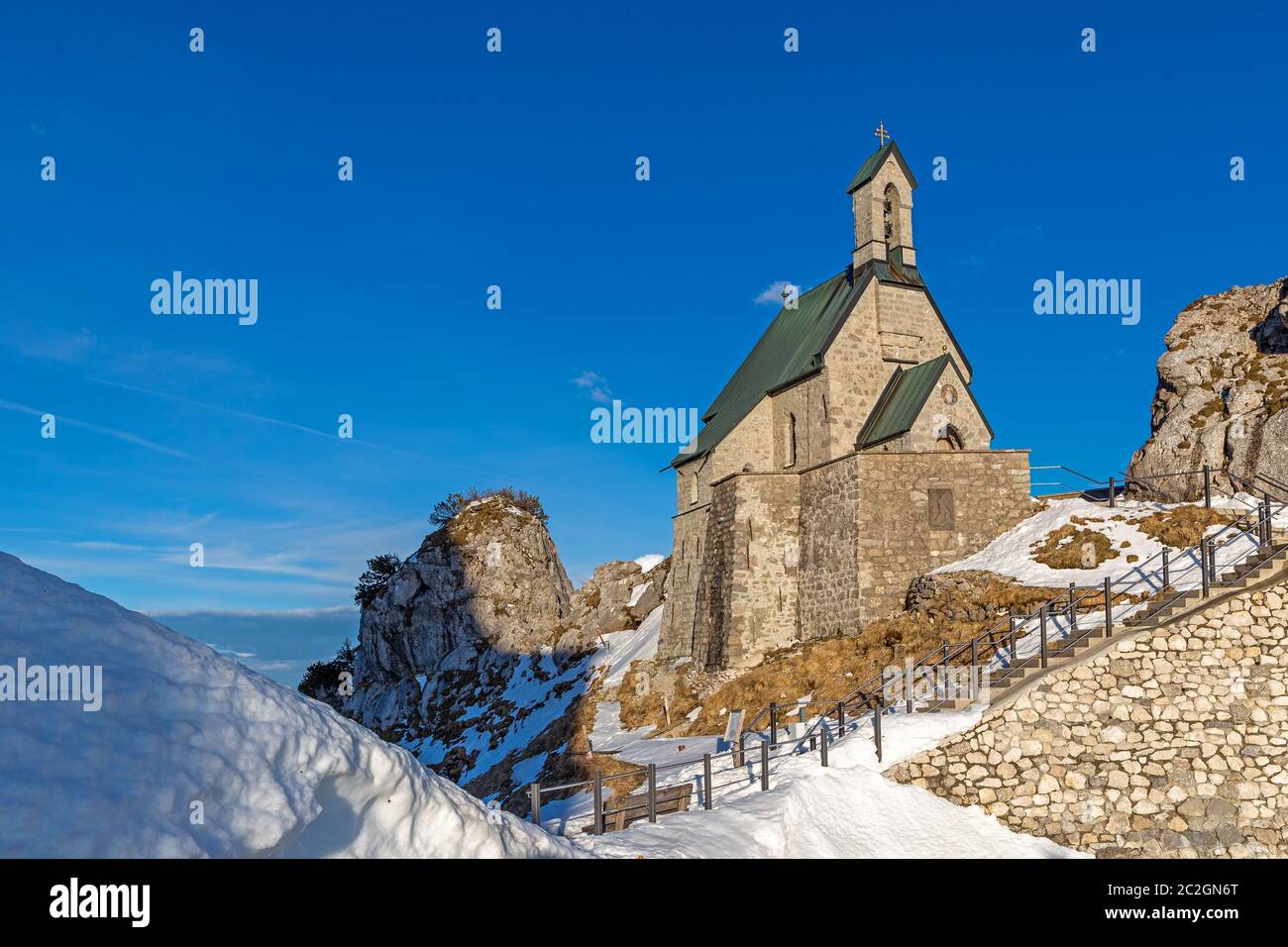 Kleine Kapelle auf dem Gipfel des Wendelsteins Stockfoto