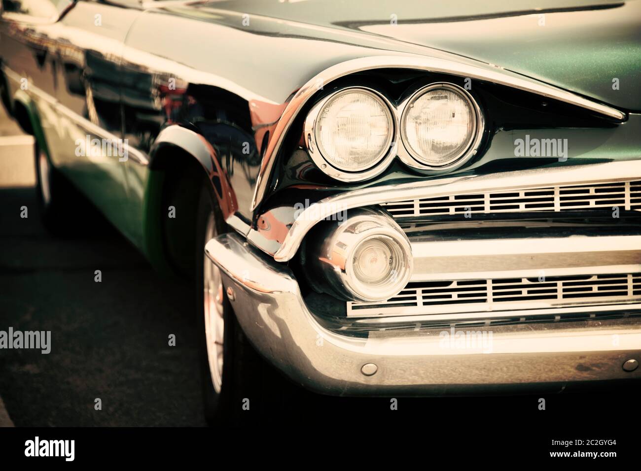 Alte amerikanische Autoscheinwerfer aus nächster Nähe Stockfoto