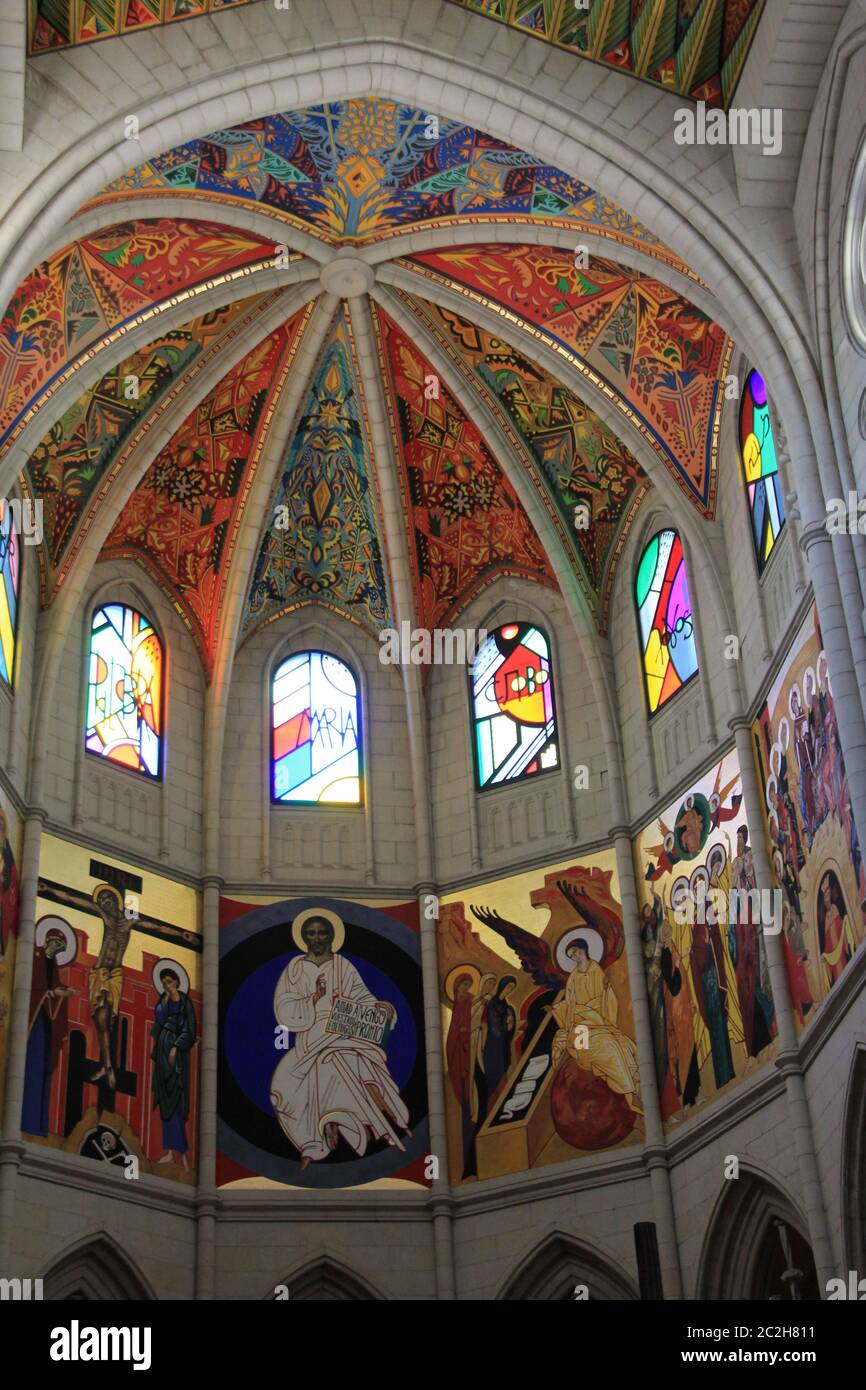 Die Almudena Kathedrale in Madrid, Spanien Stockfoto