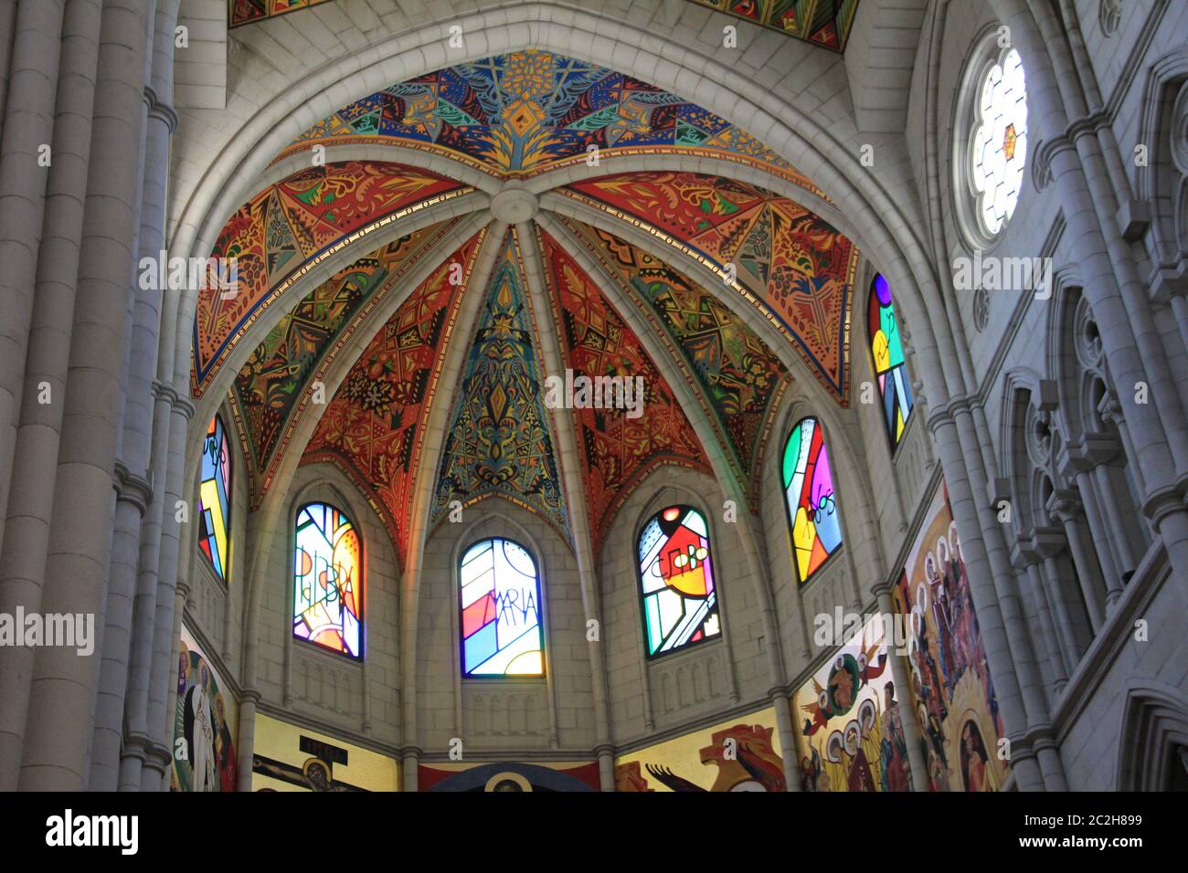 Die Almudena Kathedrale in Madrid, Spanien Stockfoto