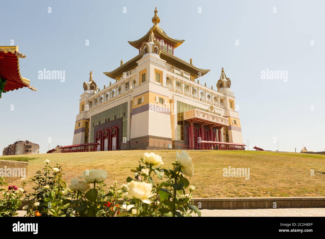 Buddhistischer Tempel Goldene Wohnstätte von Buddha Shakyamuni in Elista, Republik Kalmückien, Russland. Stockfoto