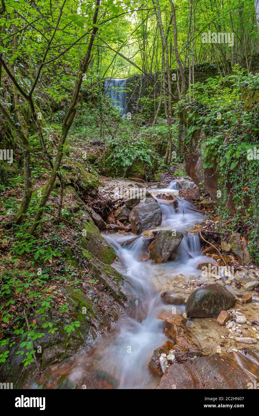 Wasserfall in der Schlucht Rastenbach am See Kaltern, Südtirol Stockfoto