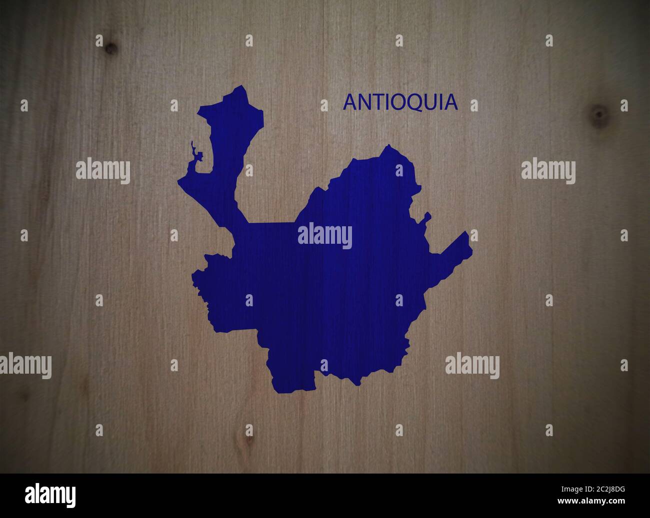 Karte von Antioquia Department, Kolumbien, auf einem Holzhintergrund, 3D-Illustration Stockfoto
