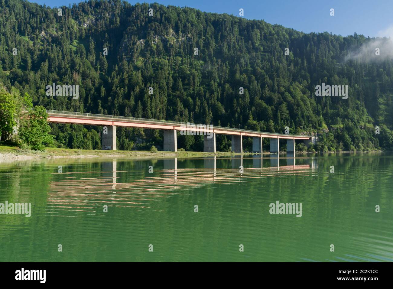 Brücke über den Sylvenstein Stausee Stockfoto