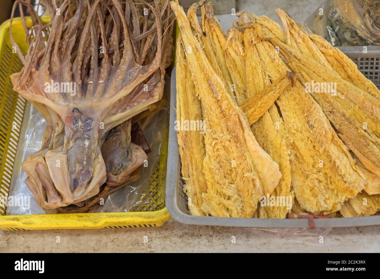 Chinesische Küche getrockneten Tintenfisch am Fischmarkt Stockfoto