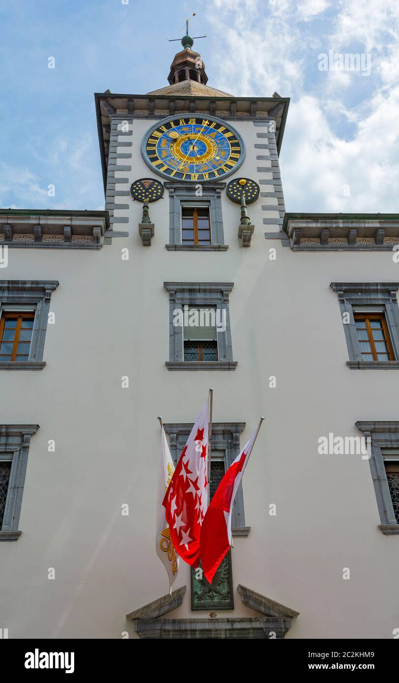 Schweiz, Kanton Wallis, Sion, Altstadt, Hotel de Ville (Rathaus) Uhr Stockfoto