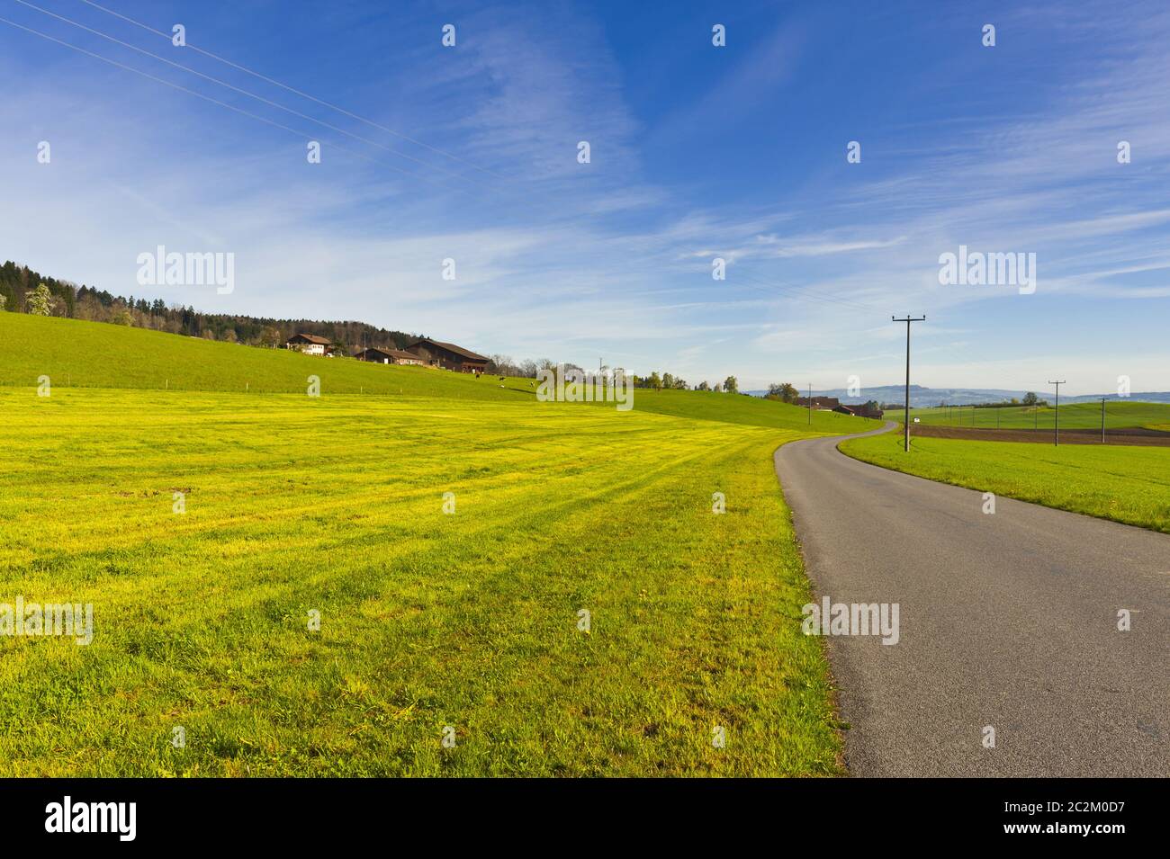 Asphaltstraße in der Schweiz Stockfoto Asphaltstraße in der Schweiz Stockfoto