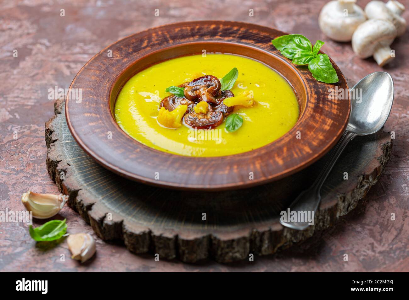 Blumenkohlpuree-Suppe. Stockfoto