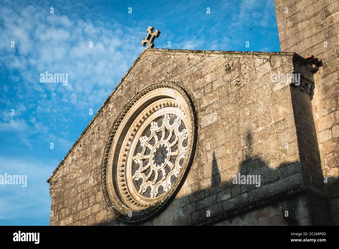 Architektur Detail der Mutter Kirche Ponte de Lima an einem Frühlingstag Stockfoto