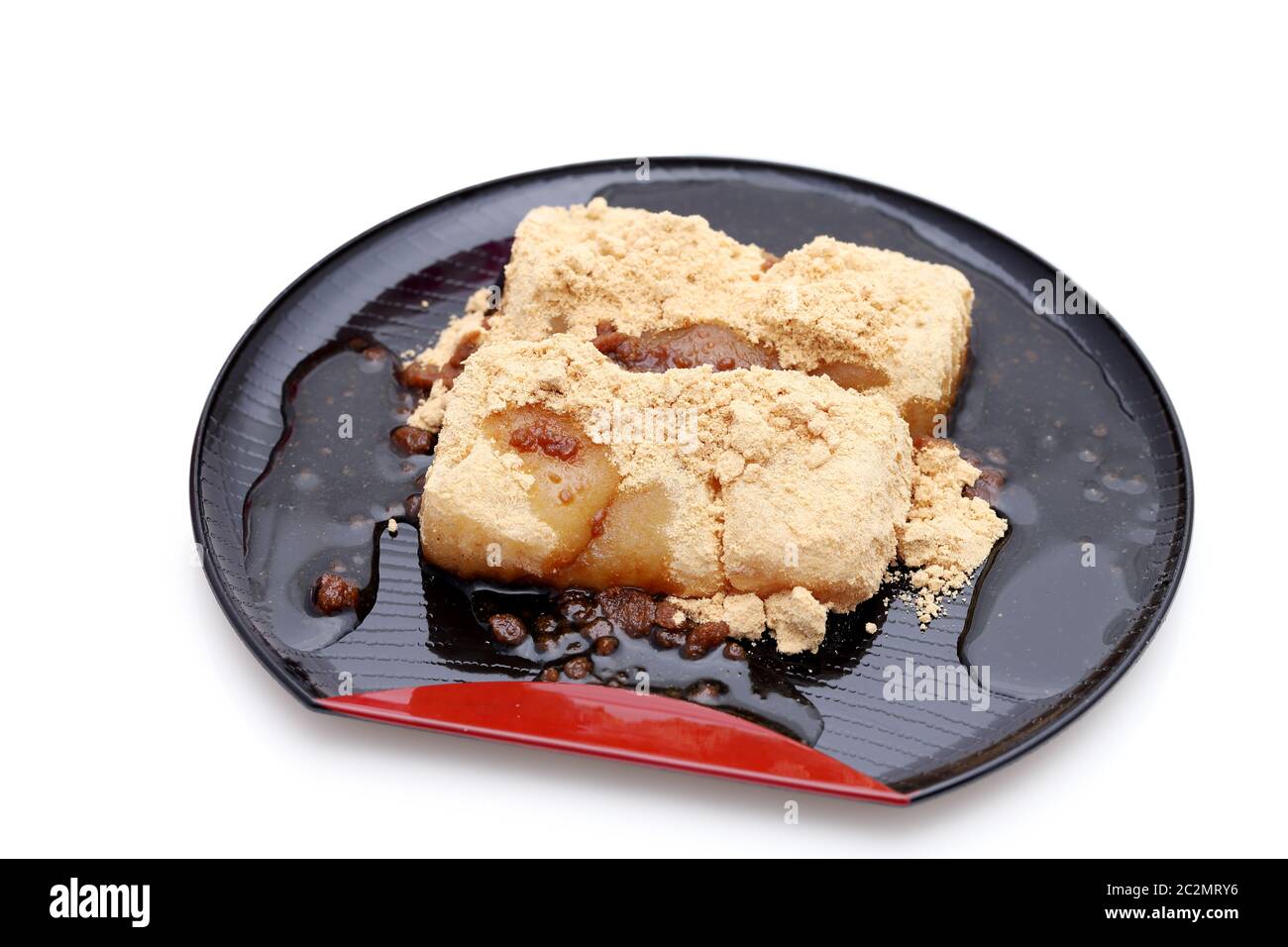 Japanische traditionelle Süßwaren, Shingen-Mochi-Süßigkeiten auf weißem Hintergrund Stockfoto