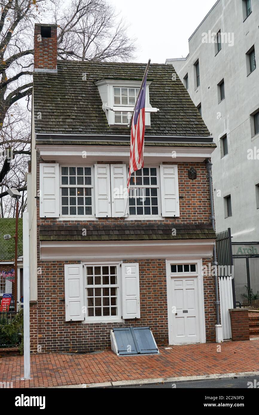 Philadelphia, USA - 14. Dezember 2019: Betsy Ross House. Das Betsy Ross House ist ein Wahrzeichen in Philadelphia, wo die Fahnenmacherin Betsy Ross lebt Stockfoto