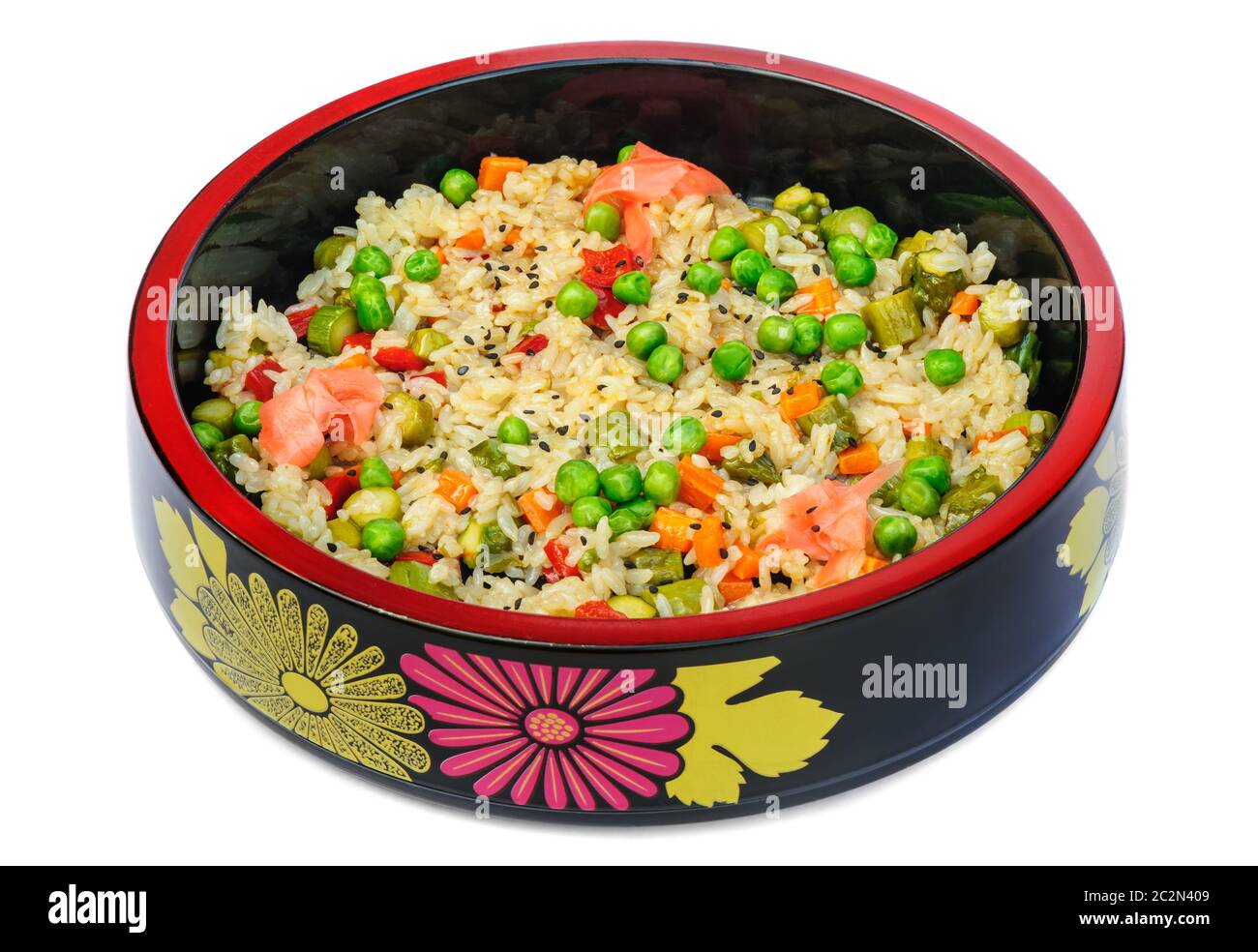 Risotto mit Reis, Erbsen, Karotten, Paprika, Gurken Stockfoto