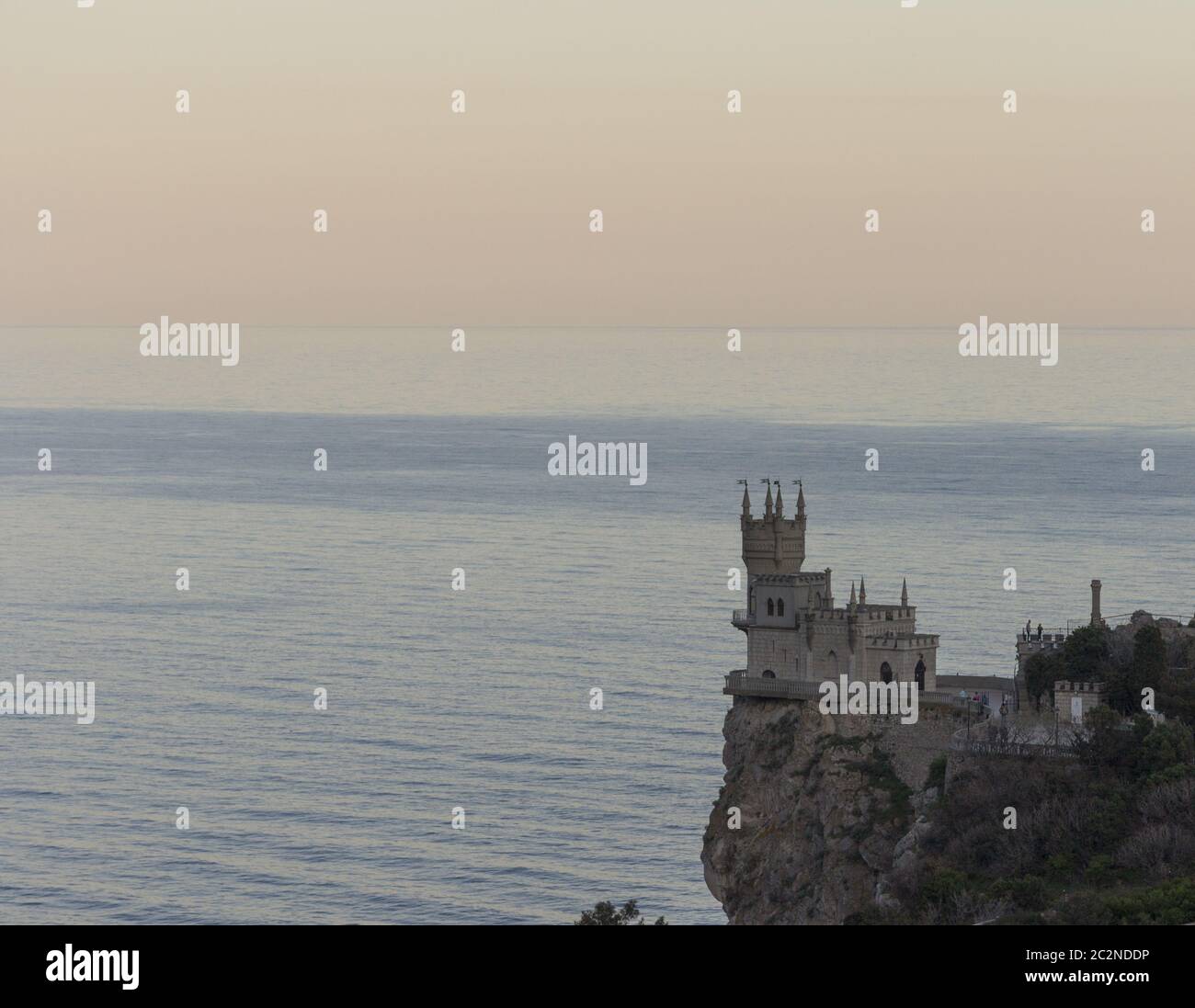 Bekannte Swallow Nest Burg auf dem Felsen im Schwarzen Meer in Krim, Russland Stockfoto
