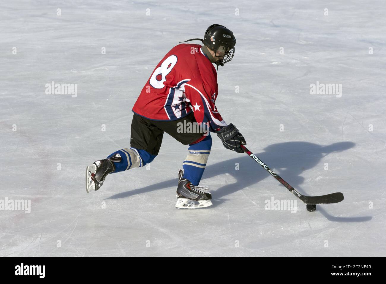 ARSENYEV, Russland - Feb 22: Eishockey, das Spiel der regionalen Amateurmannschaften am 22. Februar 2016 in Arsenyev, Russland. Stockfoto