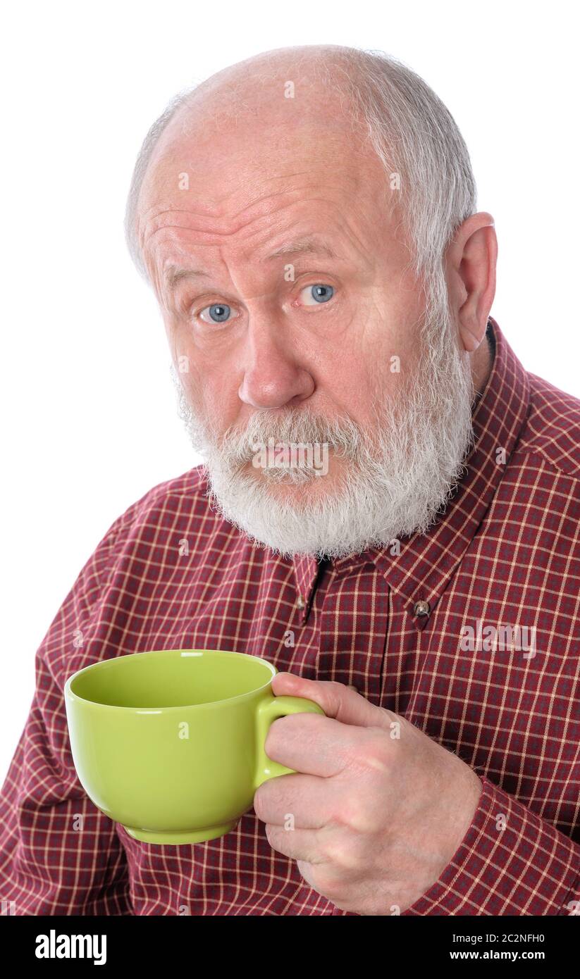 Älterer Mann mit grüner Schale, isoliert auf weißem Stockfoto
