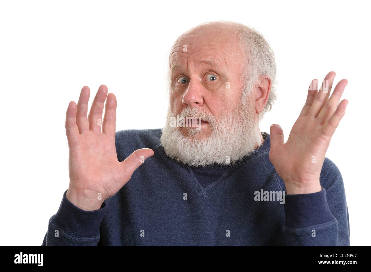 Alter Mann zeigt seine leeren Handflächen isoliert auf weißem Stockfoto