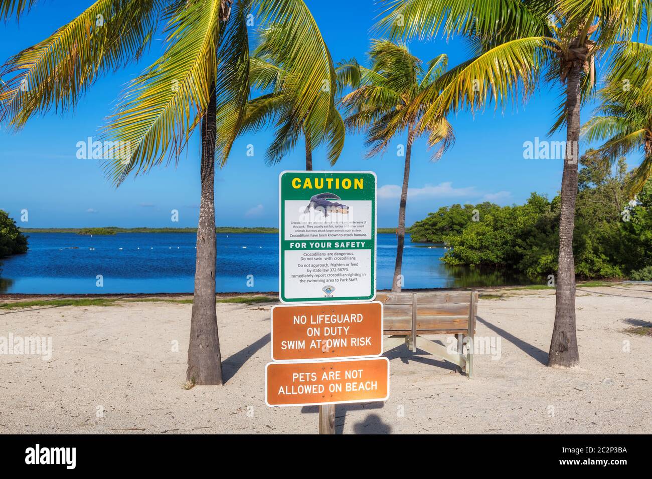 Warnschild in Florida Keys - Vorsicht Krokodile Stockfoto