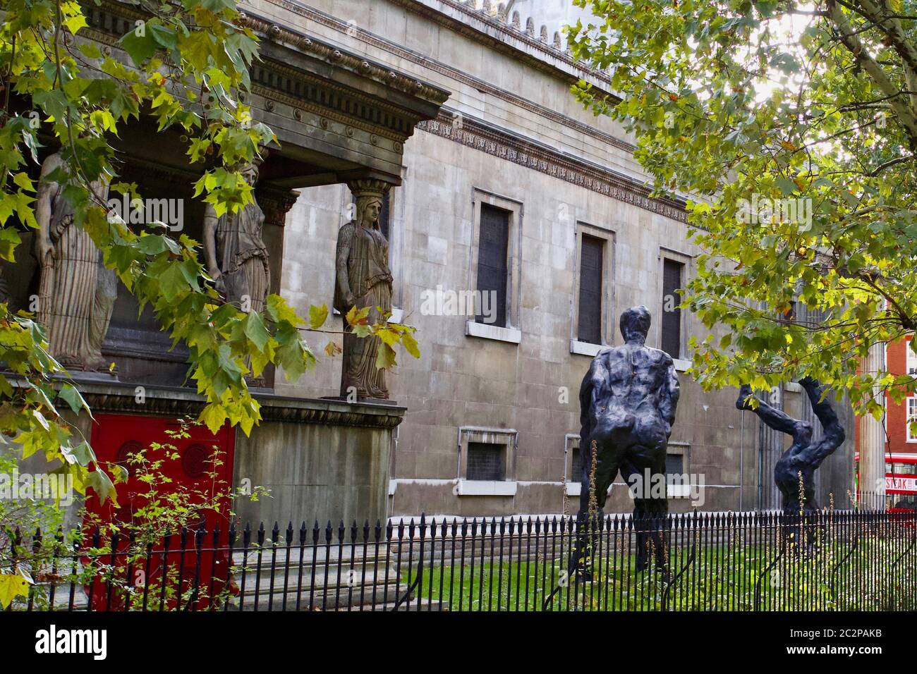 Die Caryatids, St Pancras Church, Euston Road, Bloomsbury, Camden, London. Stockfoto