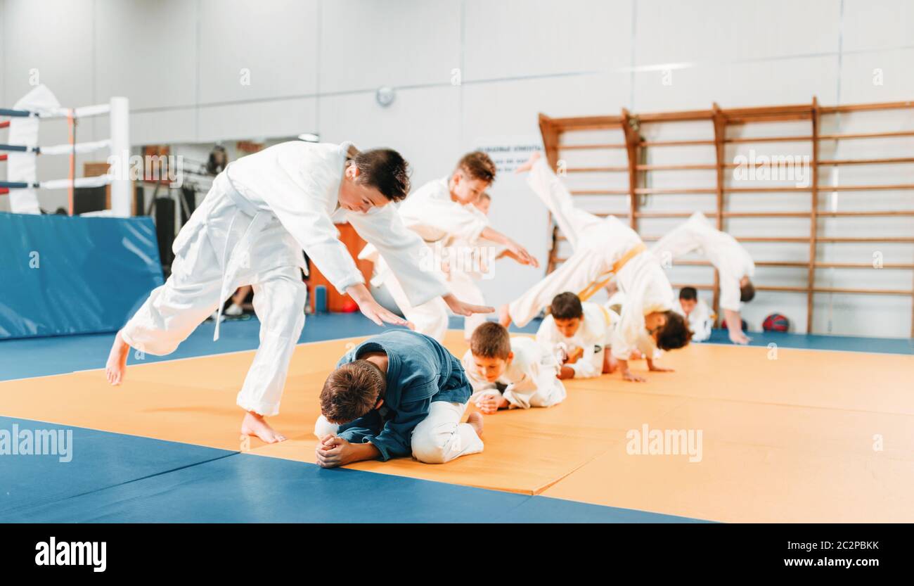 Little Girls Judo Stockfotos Und Bilder Kaufen Alamy