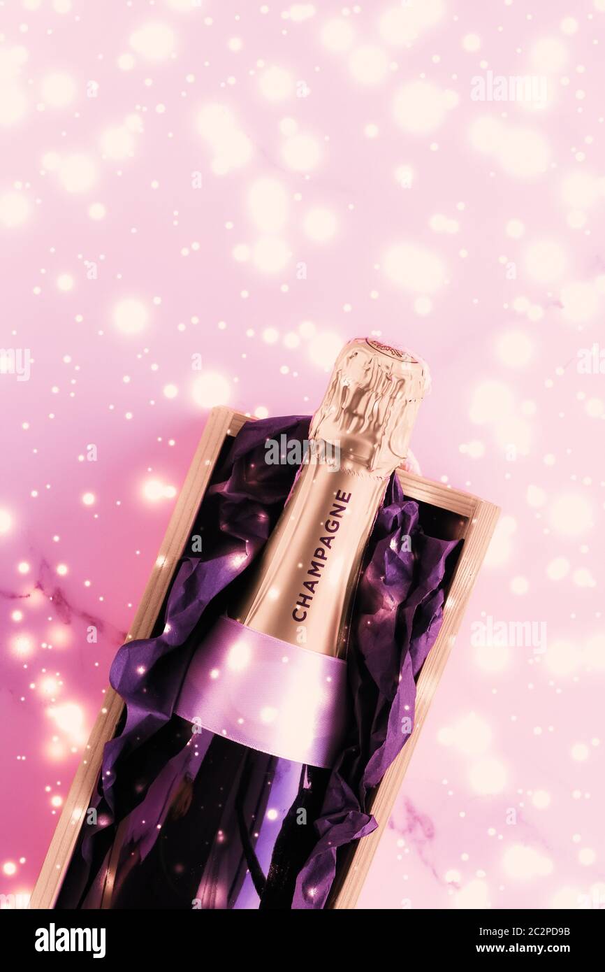 Flasche Glitzer Stockfotos Und Bilder Kaufen Alamy