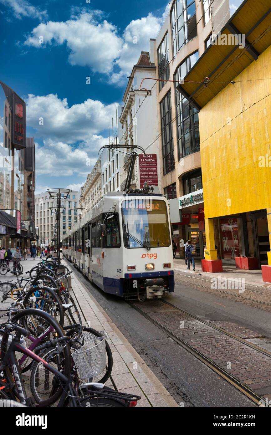 Zeil einkaufsstraße -Fotos und -Bildmaterial in hoher Auflösung – Alamy