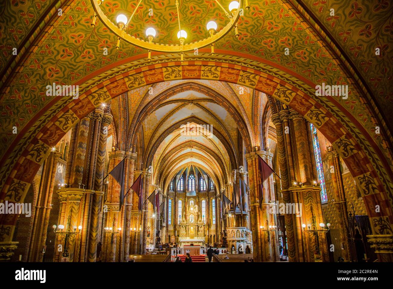 Budapest, Ungarn, März 22 2018: Das Innere der Kirche der Himmelfahrt der Budaer Burg. Es ist häufiger bekannt als Stockfoto