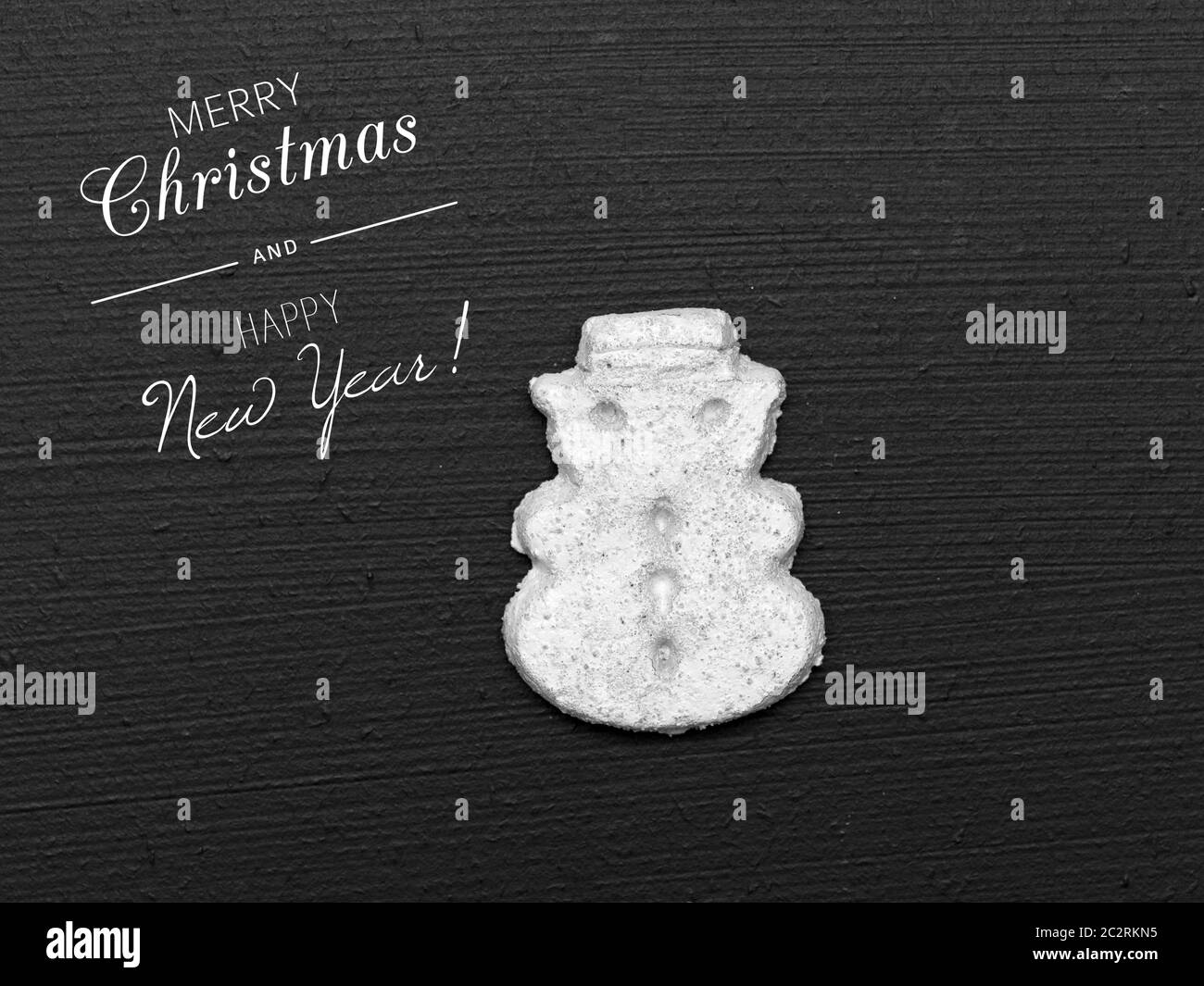 Viele verschiedene White christmas Cookies auf schwarzem Hintergrund Stockfoto