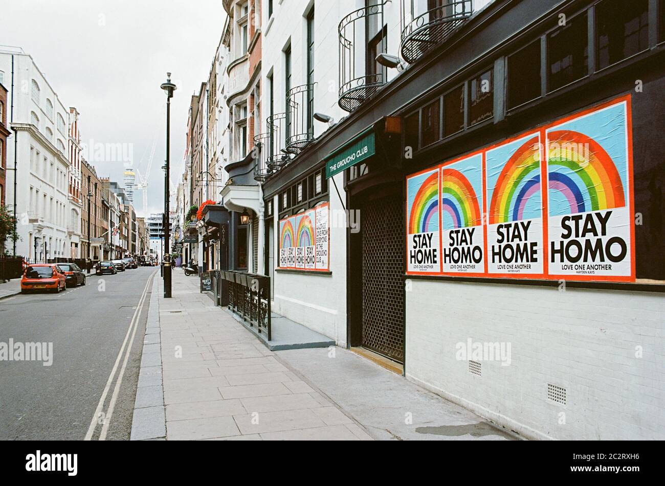 Dean Street in Soho, London, während der Coronavirus-Sperre am Samstag, den 6. Juni 2020 verlassen Stockfoto