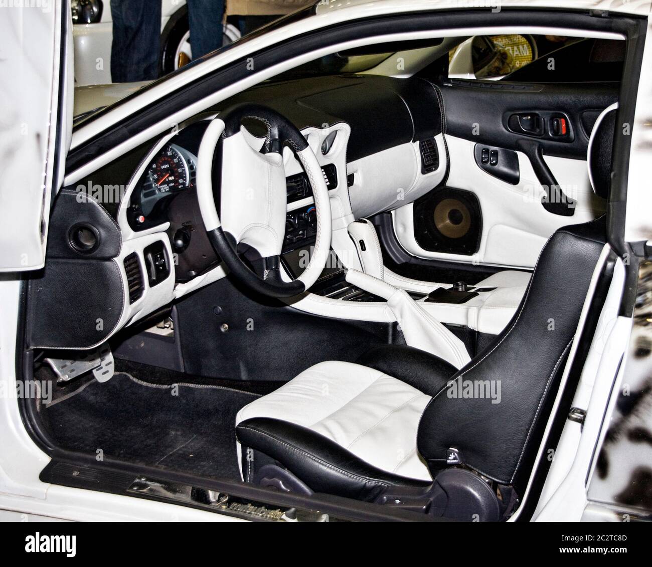 Auto Innenraum Luxus. Komfortablen modernen Salon. Reinigung und Auto-Service-Details  Stockfotografie - Alamy