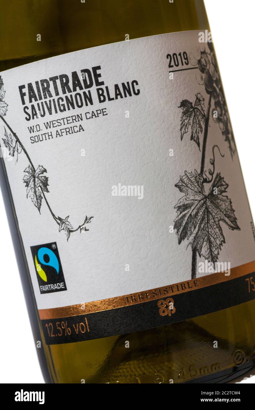 Etikett auf Fairtrade Sauvignon Blanc Flasche Weißwein - Produkt aus Südafrika, Südafrika Stockfoto