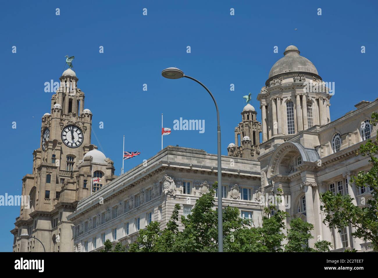 Port of Liverpool Building (oder Dock Office) in Pier Head, entlang der Hafenpromenade von Liverpool, England Stockfoto
