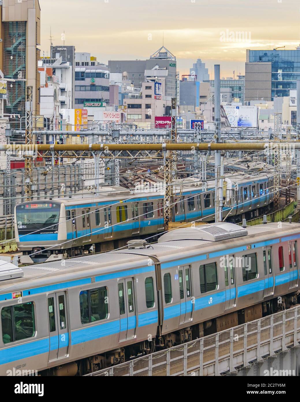 Hochbahn im Bezirk Taito, Tokio Stockfoto