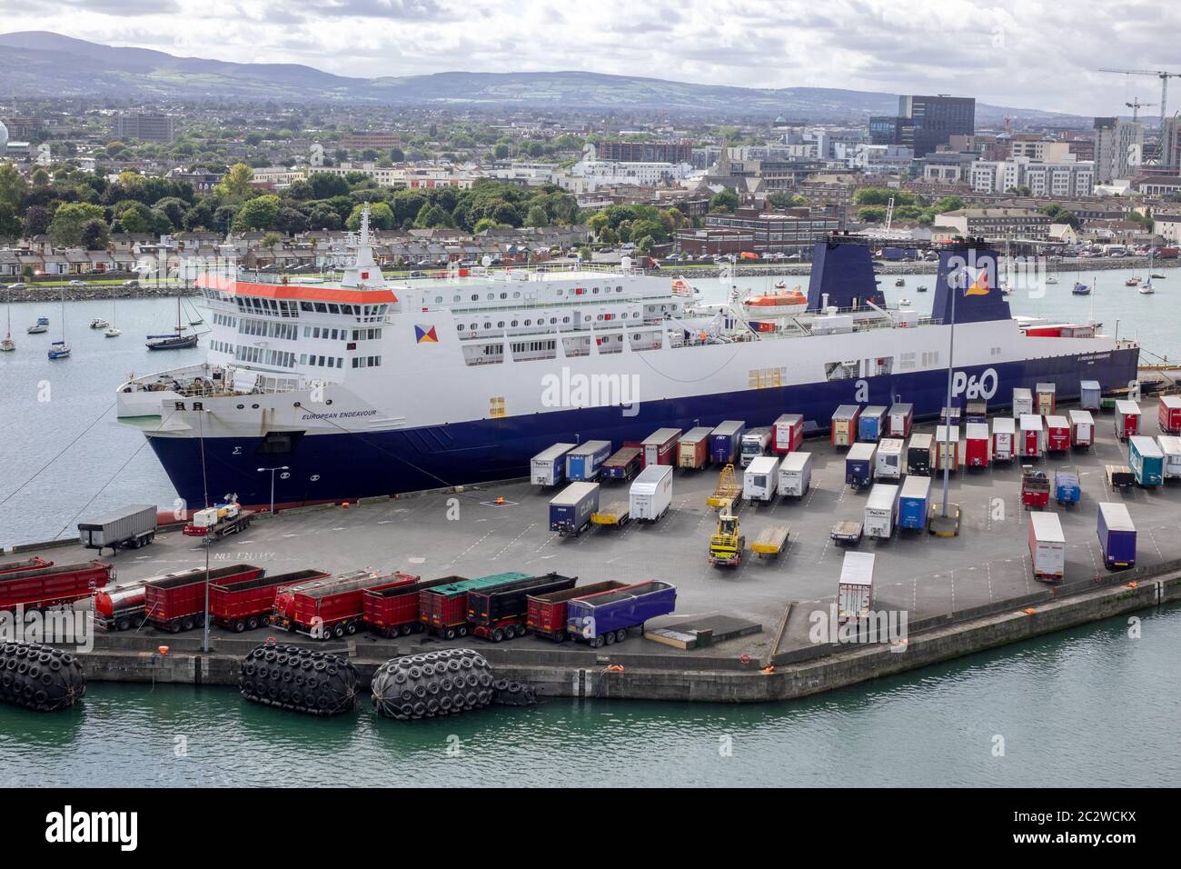 P&O Ferries European Endeavour Roll-on Roll-off Passagierfähre in Dublin Port Ireland auf dem Liffey September 2018 Stockfoto