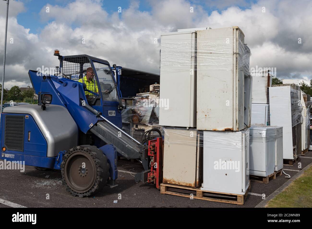 Listowel, Irland - 19. Juli 2019: Veranstaltung zur Sammlung von Elektronikschrott für das Recycling in der Stadt Listowel, Republik Irland Stockfoto