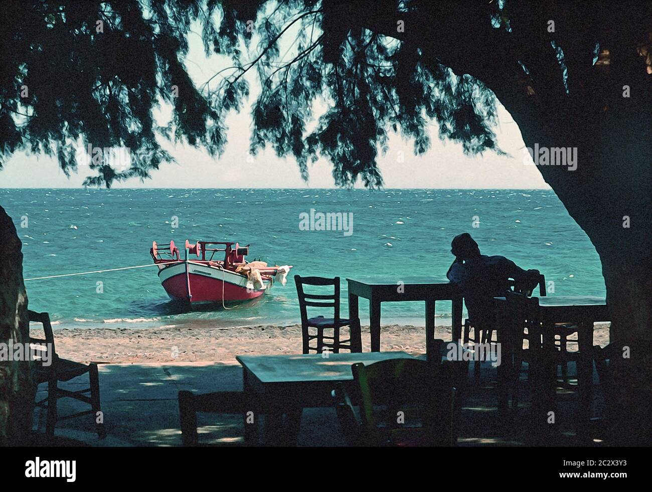 Foto-Illustration eines vergangenen Korsika. Entspannen am Strand von Propriano. Ein universeller, generischer Schuss Stockfoto