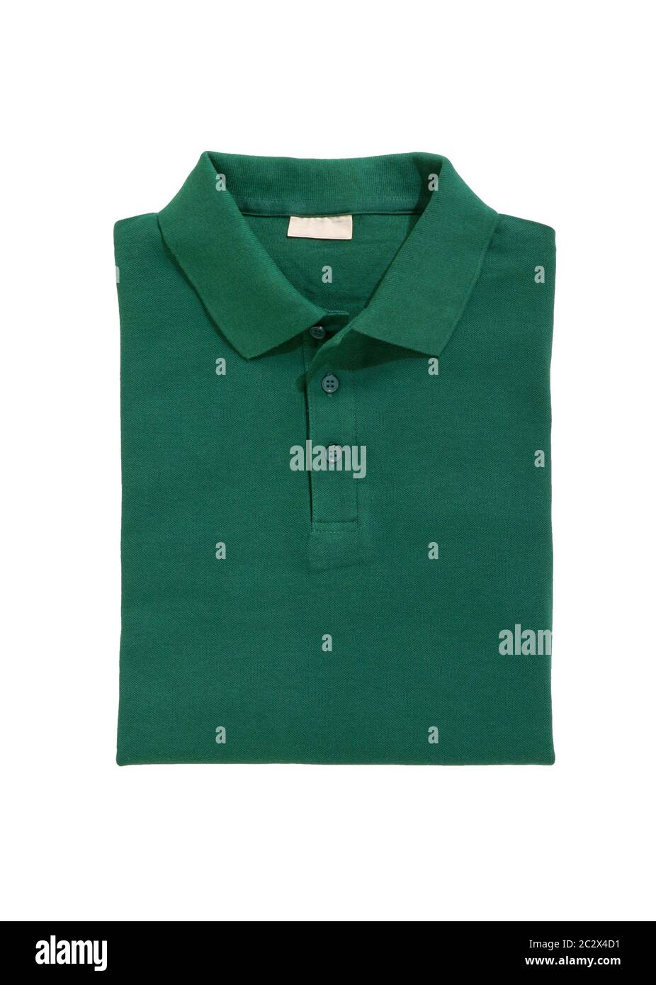 Gefaltetes Poloshirt grün isoliert auf weißem Hintergrund Stockfoto