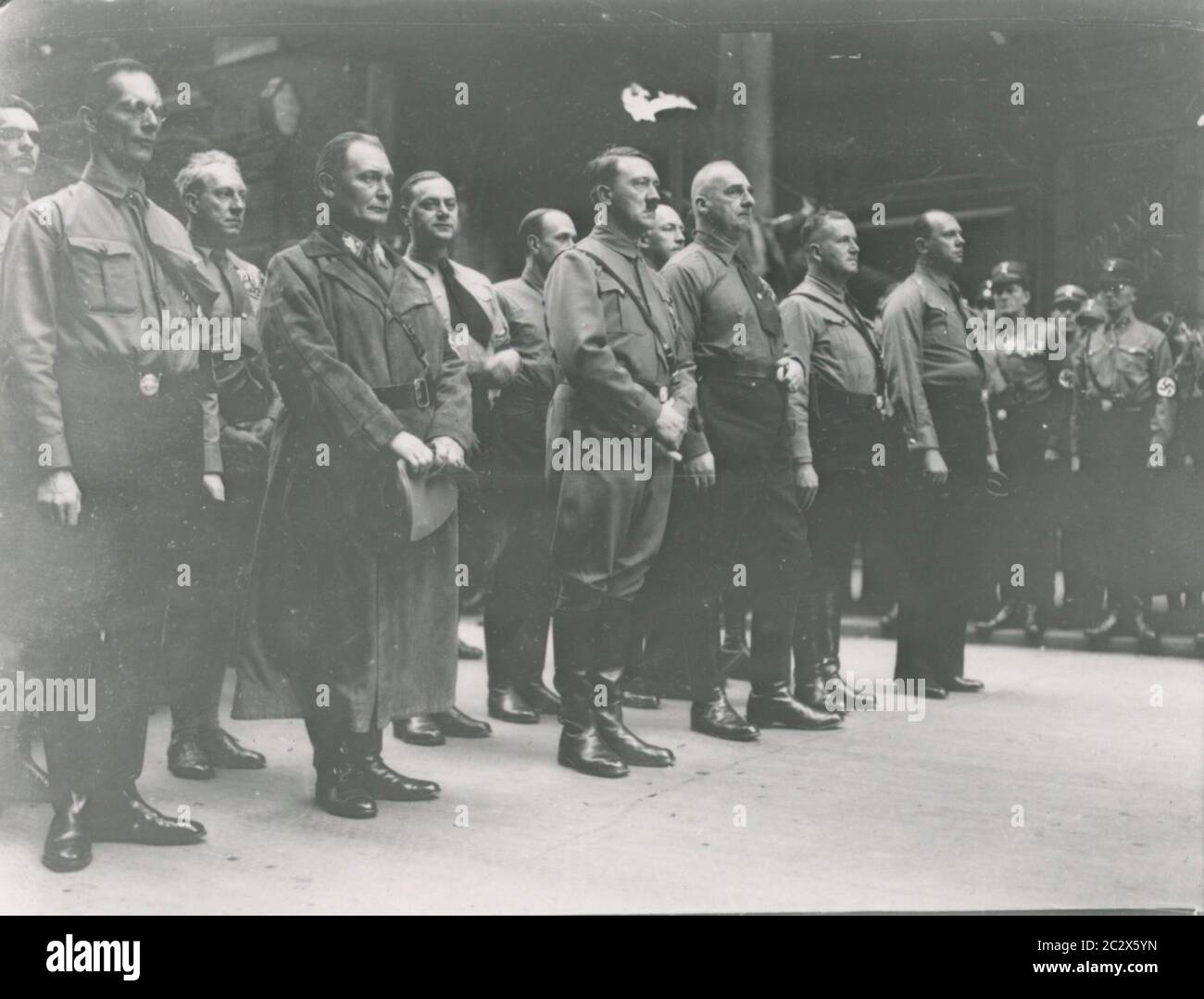 Traditioneller marsch in die Feldherrnhalle am 9. November - Weber, Göring, Rosen Heinrich Hoffmann fotografiert 1933 Adolf Hitlers offizieller Fotograf und ein Nazi-Politiker und Verleger, der Mitglied des intime Zirkels Hitlers war. Stockfoto