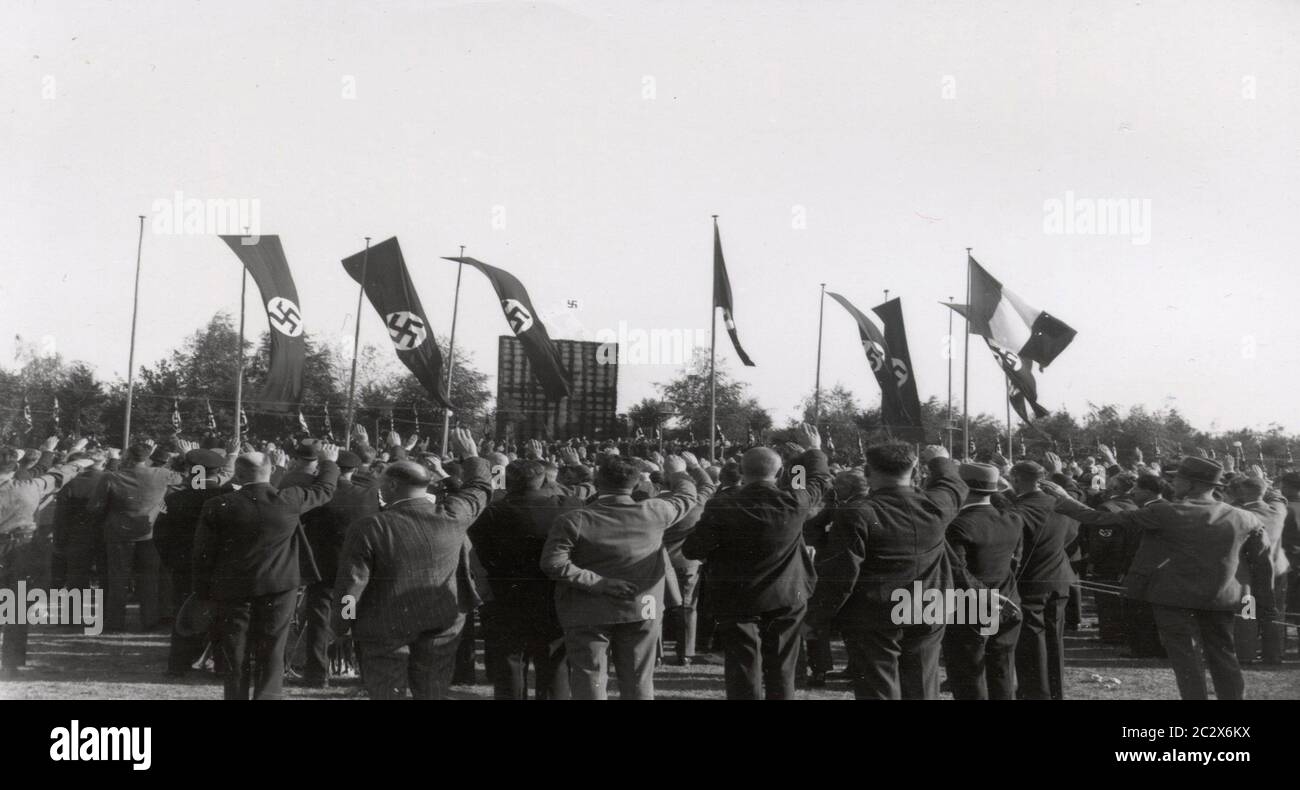 Kundgebung des VDA (Verein für Germanismus im Ausland) Heinrich Hoffmann fotografiert 1933 Adolf Hitlers offizieller Fotograf und ein Nazi-Politiker und Verleger, der Mitglied des intime Zirkels Hitlers war. Stockfoto