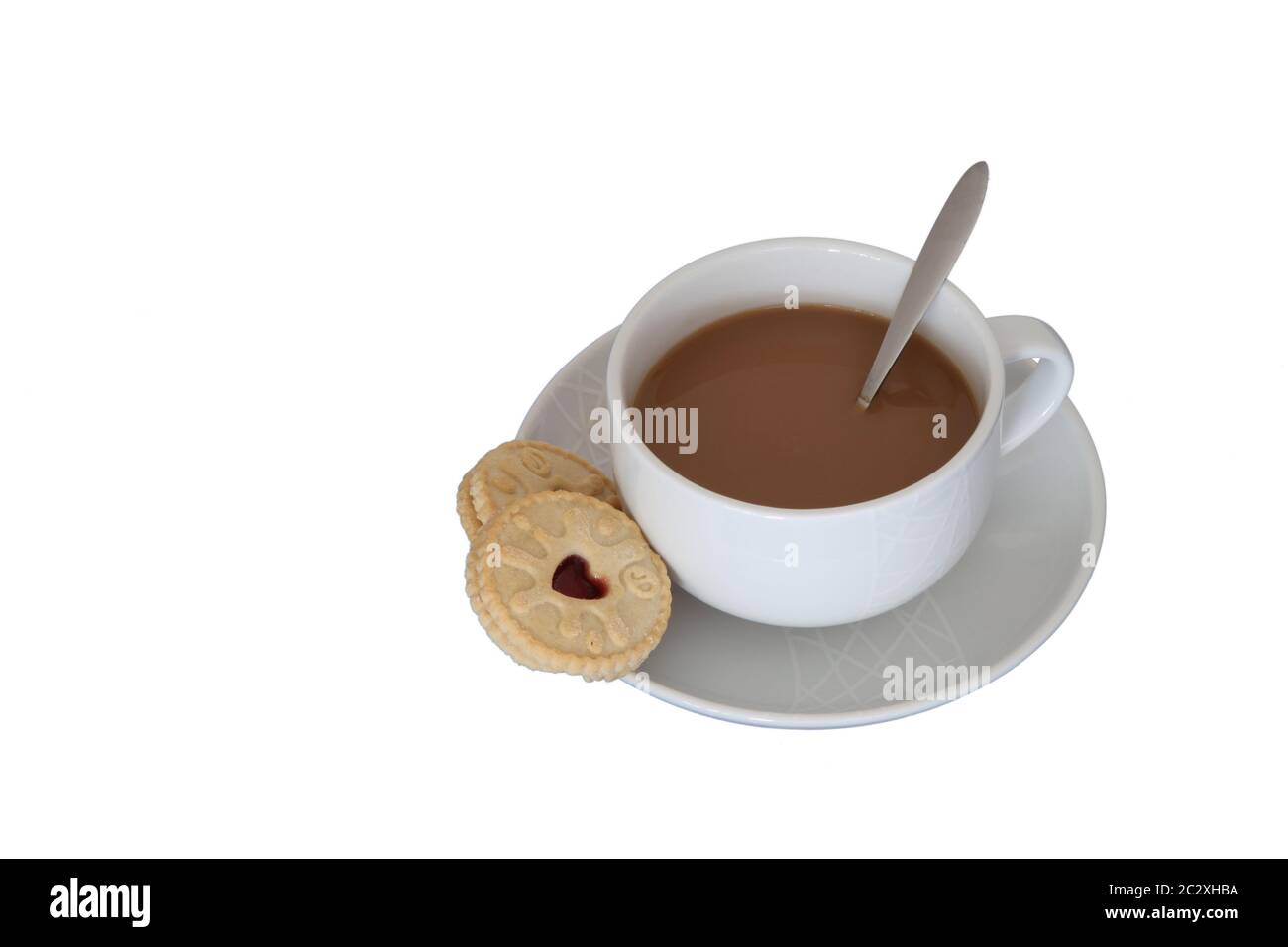 Tasse Tee in weißen Tee Tasse und Untertasse isoliert auf weißem Hintergrund Stockfoto