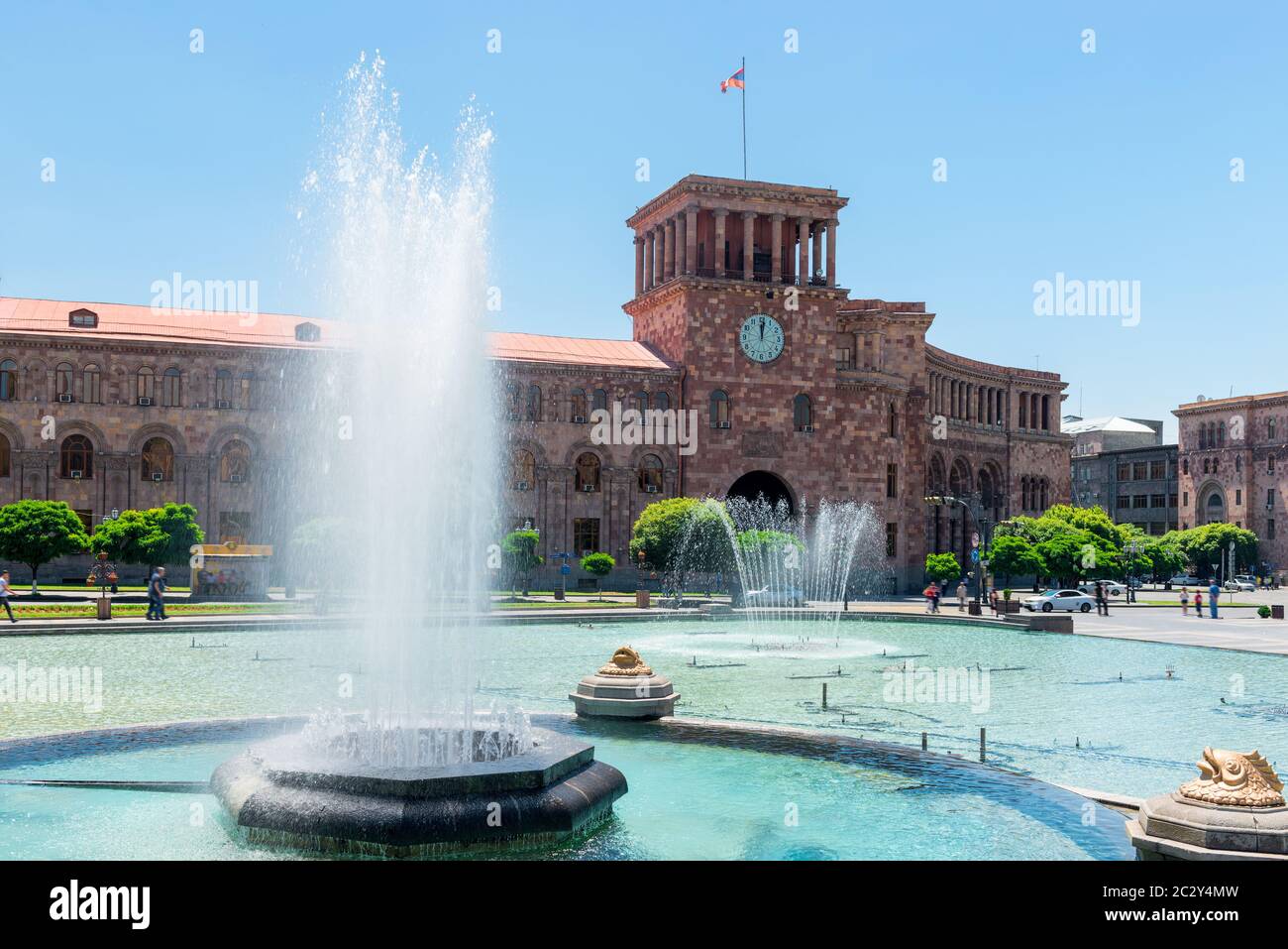 Jerewan ist ein Brunnen auf dem Platz der Republik im Stadtzentrum, Armenien Stockfoto