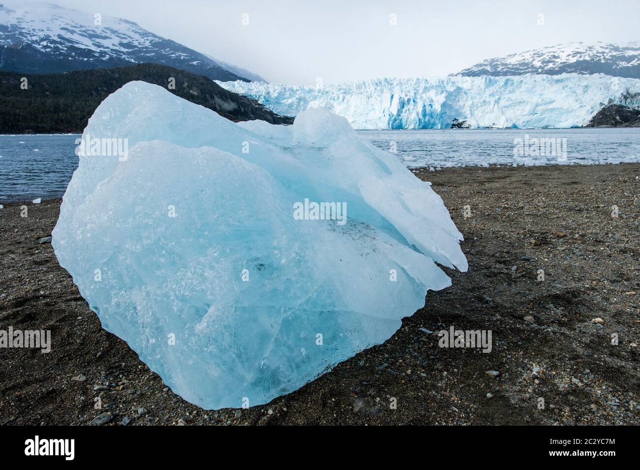 Stück Eis Cordillera Darwin, Patagonien, Chile, Südamerika Stockfoto
