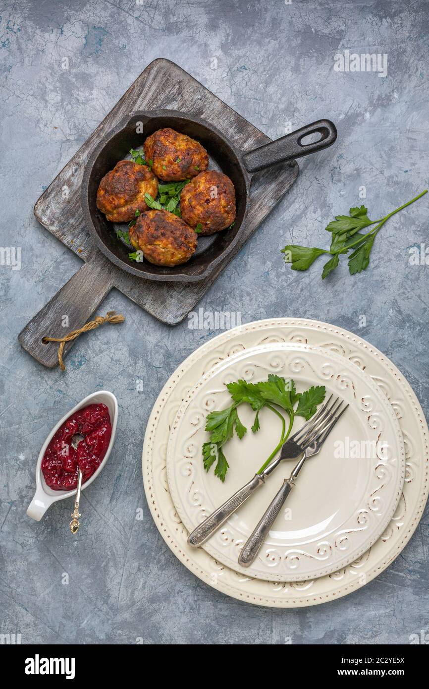 Hausgemachte Koteletts aus Hackfleisch. Stockfoto